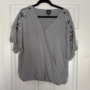 Bobeau Gray Blouse with Floral Embroidery